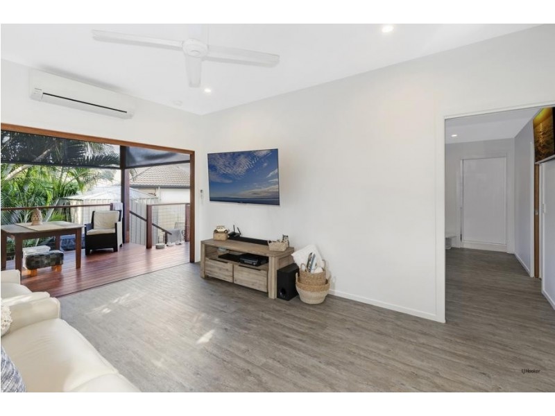 11 Tatha Avenue, Palm Beach QLD 4221