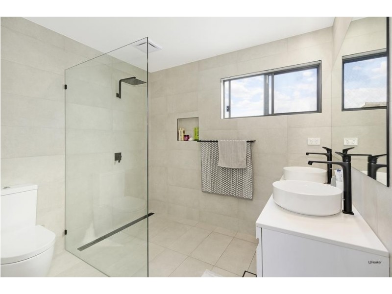 11 Tatha Avenue, Palm Beach QLD 4221