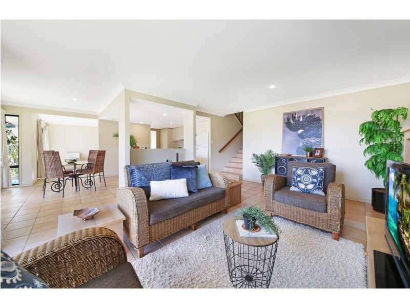 8 Numalla Court, Elanora QLD 4221