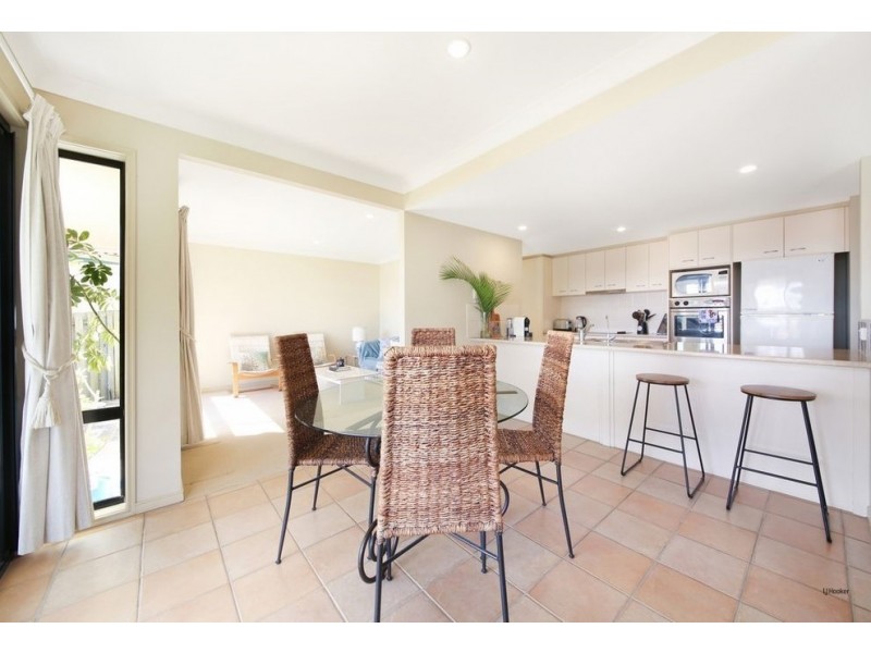 8 Numalla Court, Elanora QLD 4221