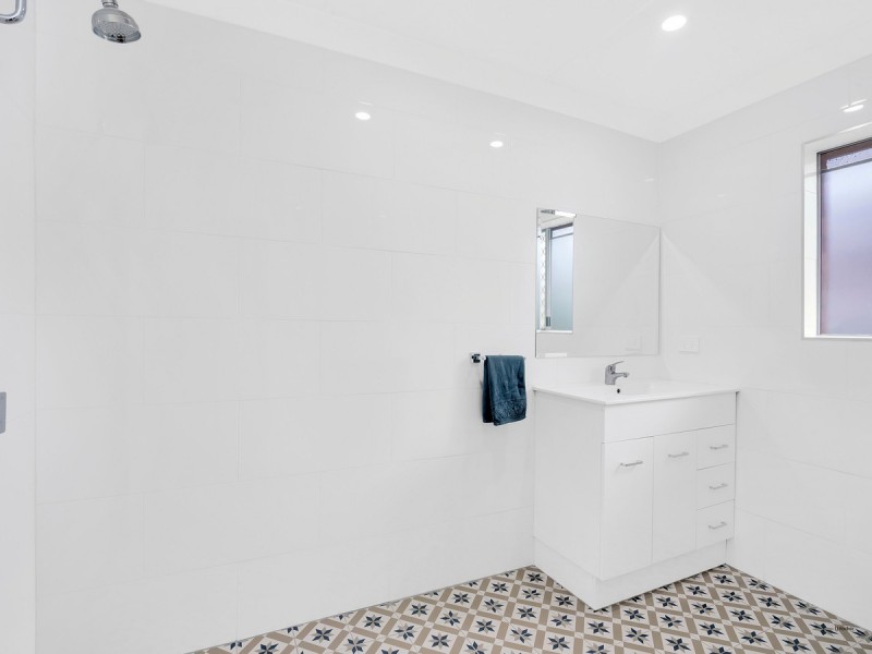 52 Palm Beach Avenue, Palm Beach QLD 4221