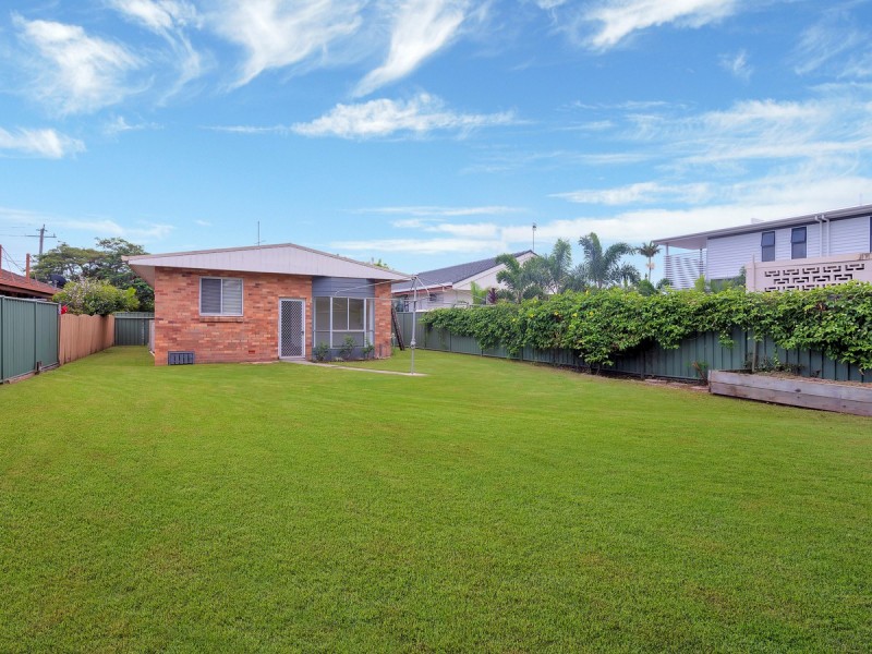 52 Palm Beach Avenue, Palm Beach QLD 4221