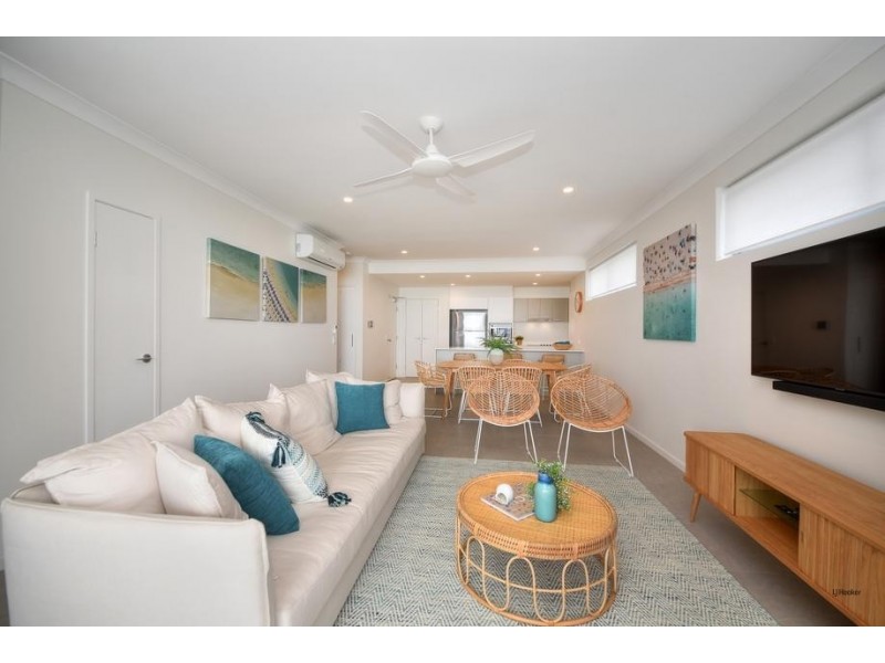 3/4 Twenty Seventh Avenue, Palm Beach QLD 4221