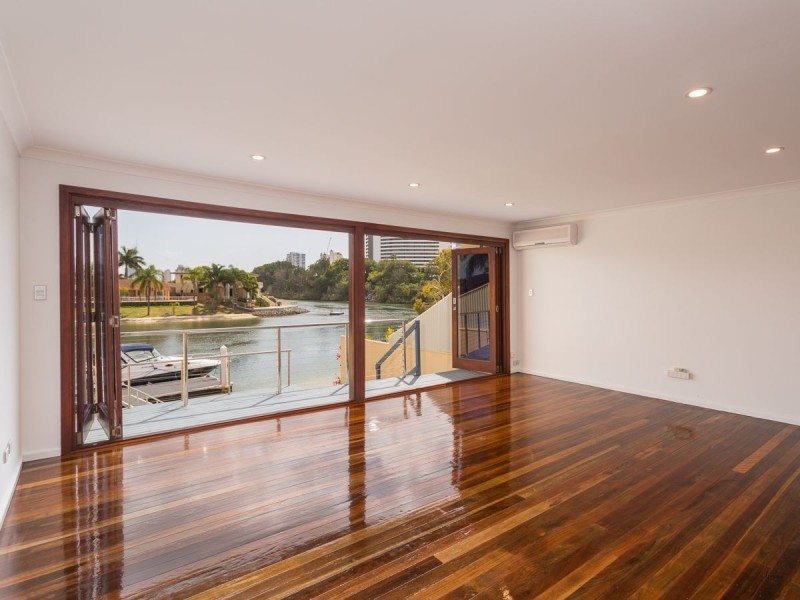 3/23 Hooker Boulevard, Broadbeach Waters QLD 4218