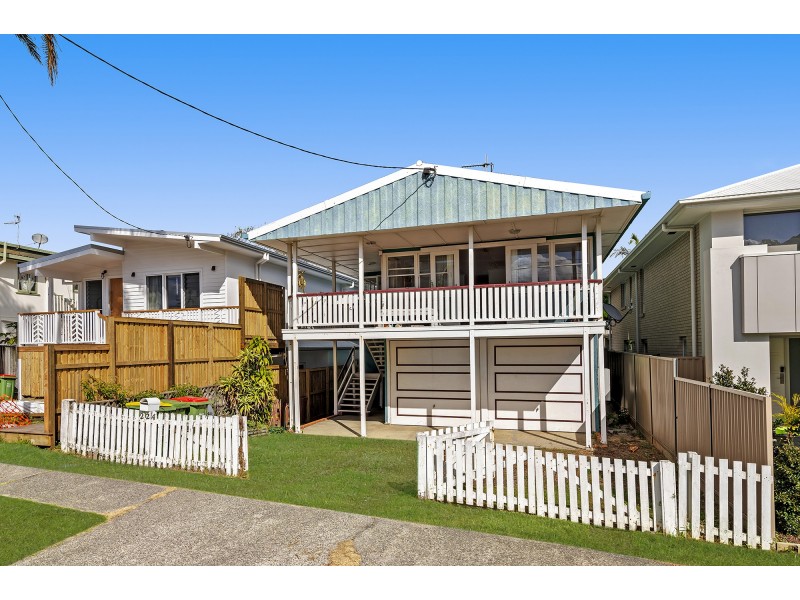 2/224 Cypress Terrace, Palm Beach QLD 4221