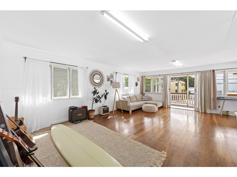 2/224 Cypress Terrace, Palm Beach QLD 4221