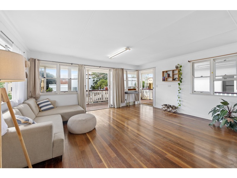 2/224 Cypress Terrace, Palm Beach QLD 4221