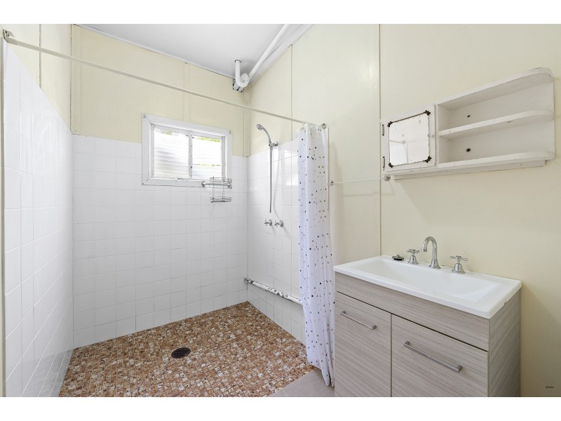 2/224 Cypress Terrace, Palm Beach QLD 4221