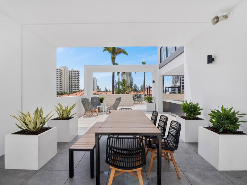 34/31 Queensland Avenue, Broadbeach QLD 4218