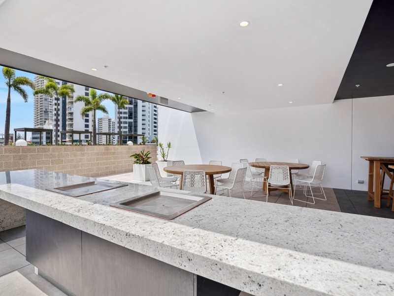 34/31 Queensland Avenue, Broadbeach QLD 4218