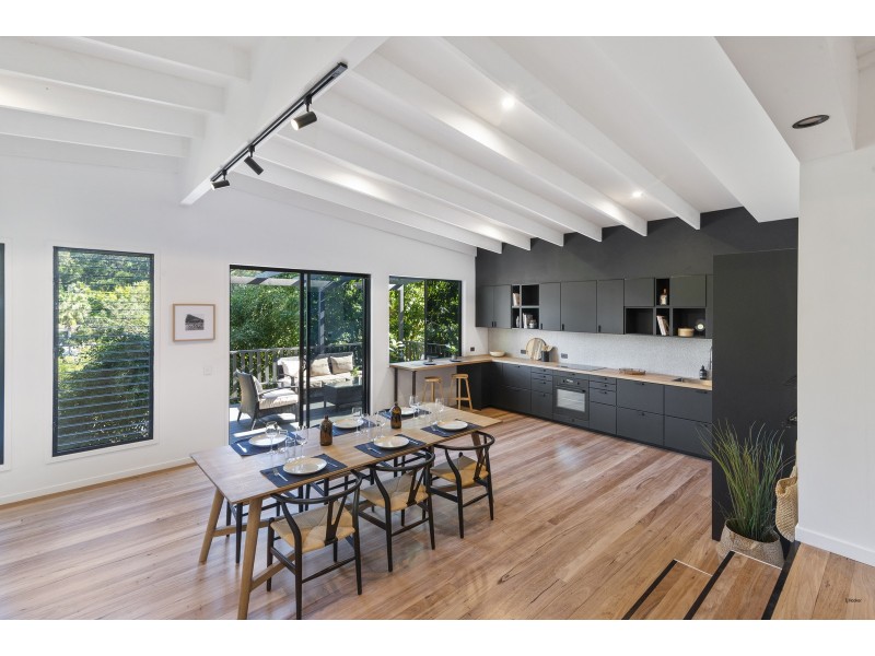 5 Aethalia Street, Currumbin Waters QLD 4223