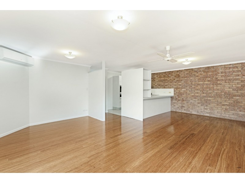 1/6 Cotinga Crescent, Burleigh Waters QLD 4220