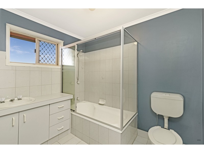 1/6 Cotinga Crescent, Burleigh Waters QLD 4220