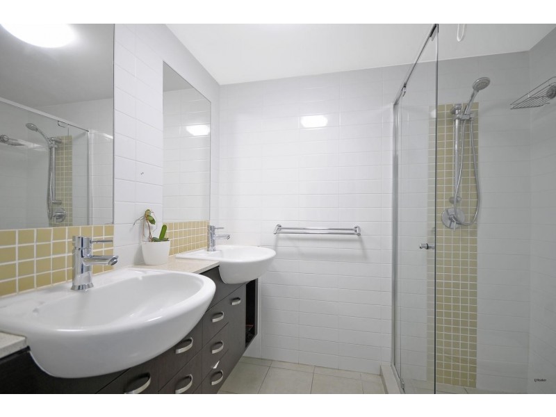 605/18 Fern Street, Surfers Paradise QLD 4217