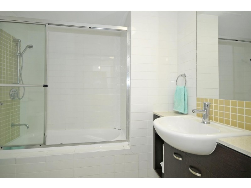 605/18 Fern Street, Surfers Paradise QLD 4217