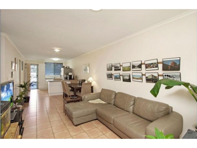 2/983 Gold Coast Highway, Palm Beach QLD 4221