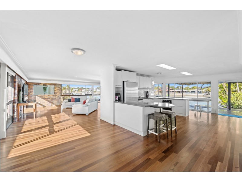 27 Swordfish Court, Palm Beach QLD 4221