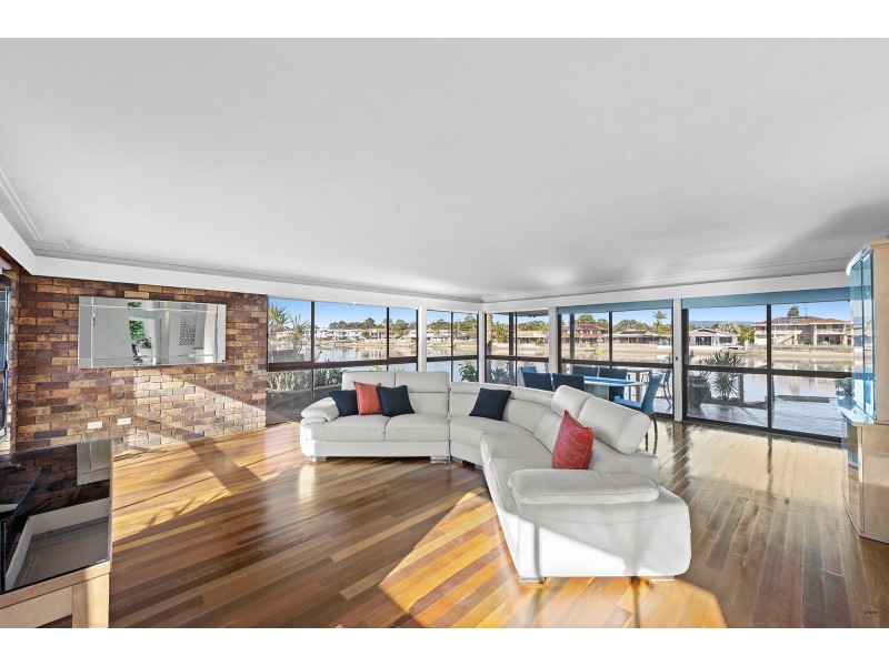 27 Swordfish Court, Palm Beach QLD 4221