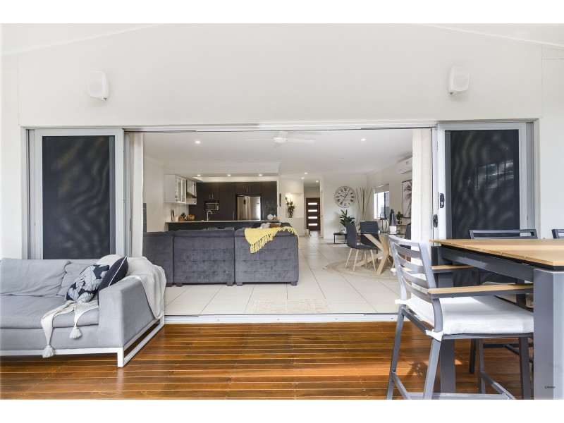 35 Twenty Fifth Avenue, Palm Beach QLD 4221