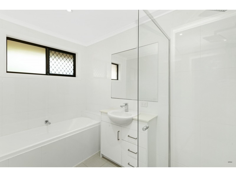 2/448 Cypress Terrace North, Palm Beach QLD 4221