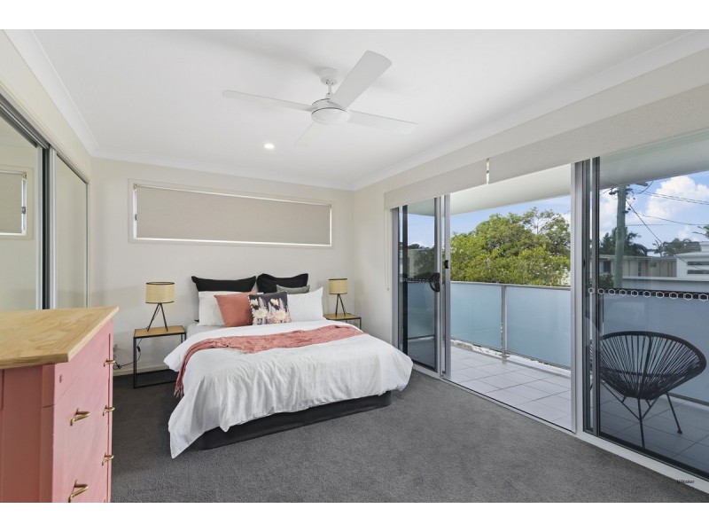 35 Twenty Fifth Avenue, Palm Beach QLD 4221