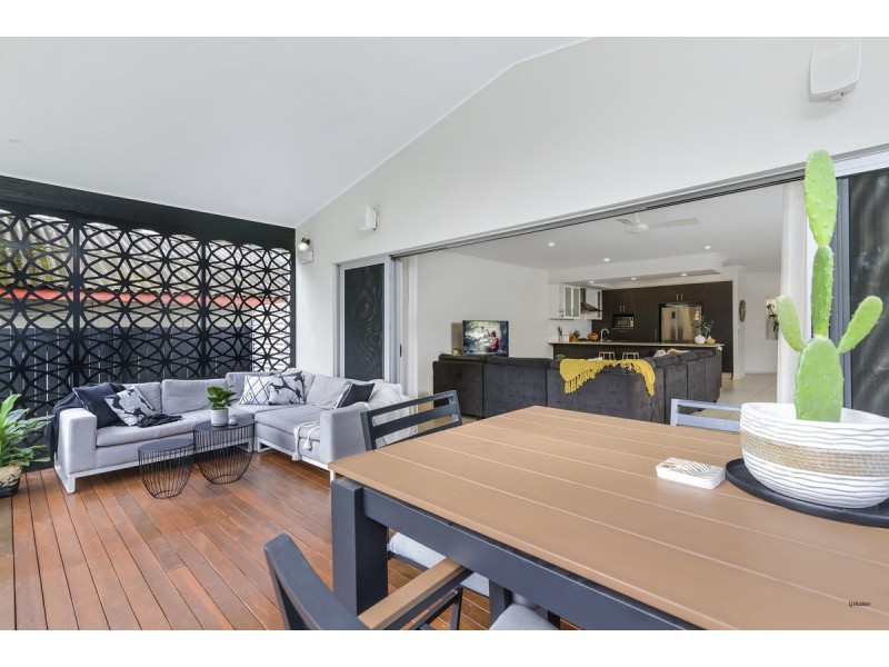 35 Twenty Fifth Avenue, Palm Beach QLD 4221