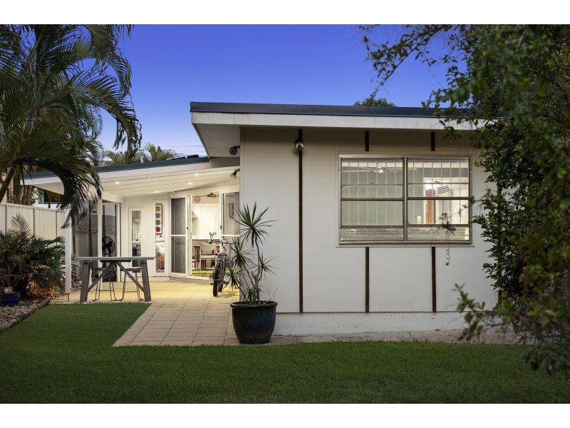 130 Cypress Terrace, Palm Beach QLD 4221