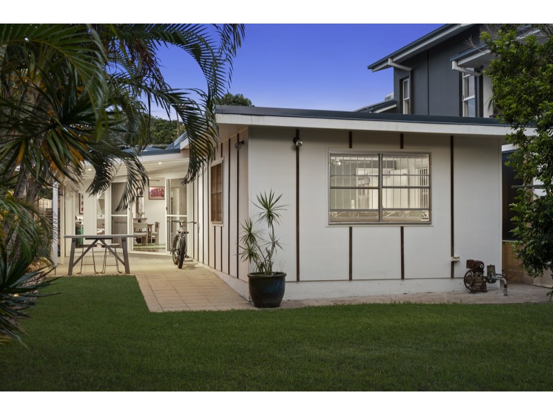 130 Cypress Terrace, Palm Beach QLD 4221