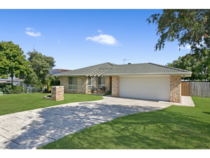 31 Beaconsfield Drive, Burleigh Waters QLD 4220