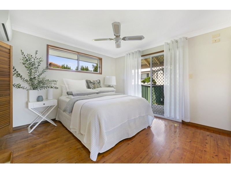 31 Beaconsfield Drive, Burleigh Waters QLD 4220