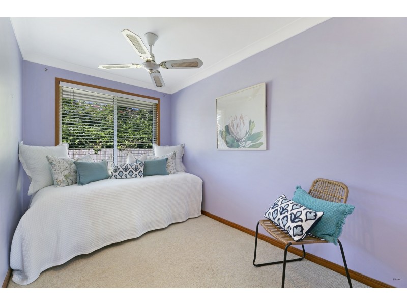 31 Beaconsfield Drive, Burleigh Waters QLD 4220