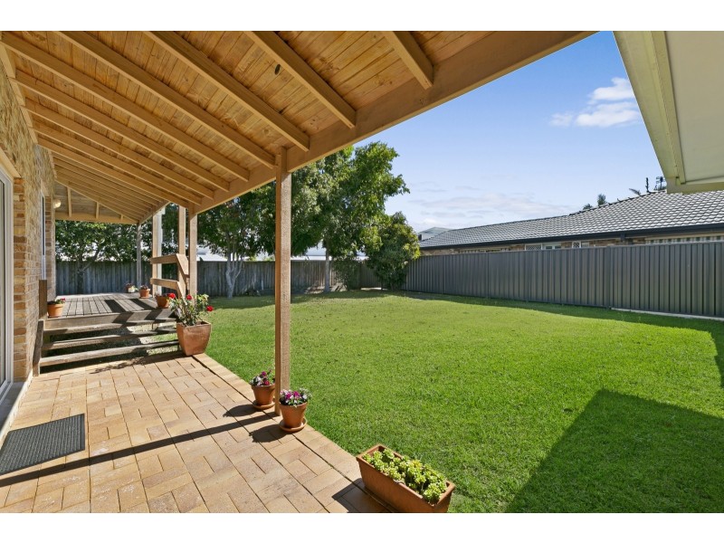 31 Beaconsfield Drive, Burleigh Waters QLD 4220