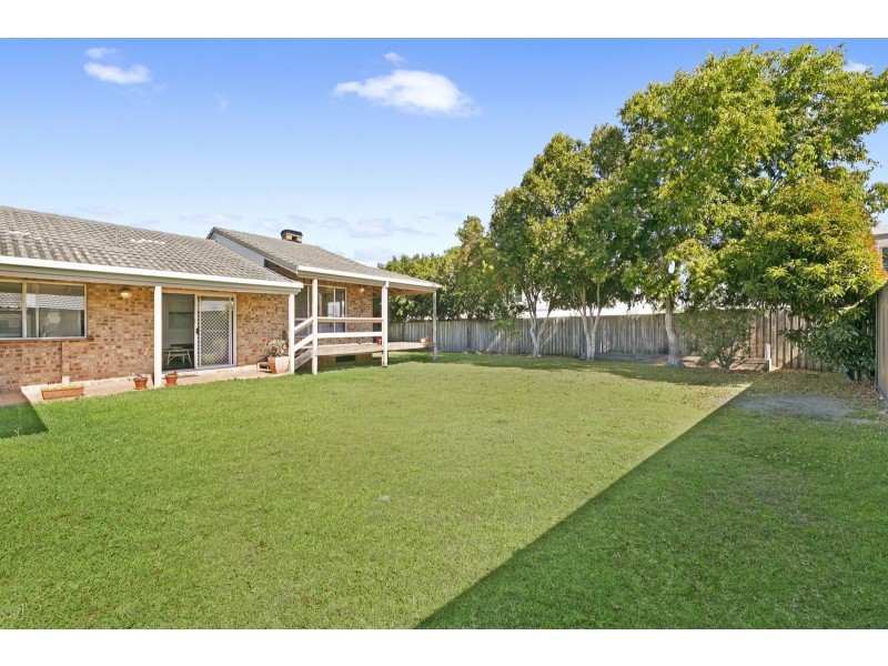 31 Beaconsfield Drive, Burleigh Waters QLD 4220