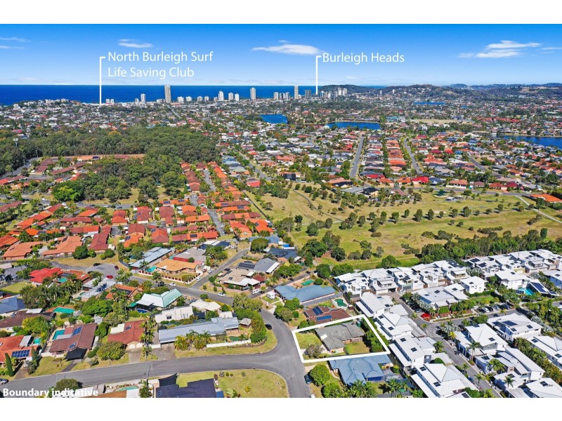 31 Beaconsfield Drive, Burleigh Waters QLD 4220