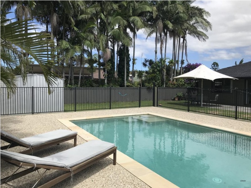 3 Rattan Court, Elanora QLD 4221