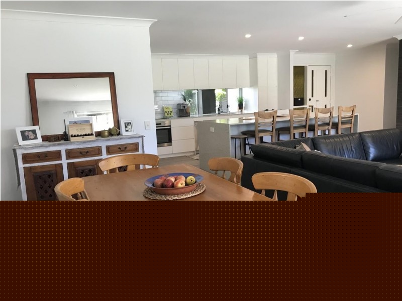 3 Rattan Court, Elanora QLD 4221