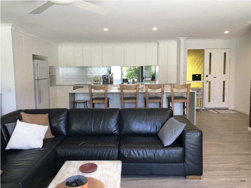 3 Rattan Court, Elanora QLD 4221