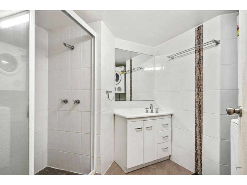 1/66 Sarawak Avenue, Palm Beach QLD 4221