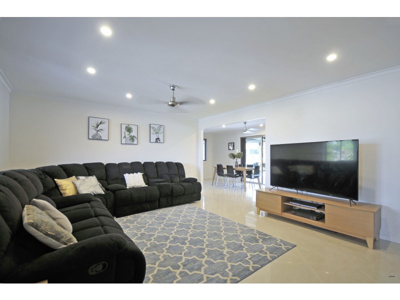 18 Almond Court, Elanora QLD 4221