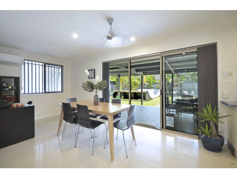 18 Almond Court, Elanora QLD 4221