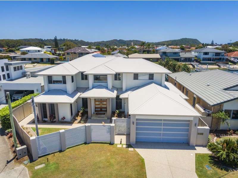 23 Swordfish Court, Palm Beach QLD 4221