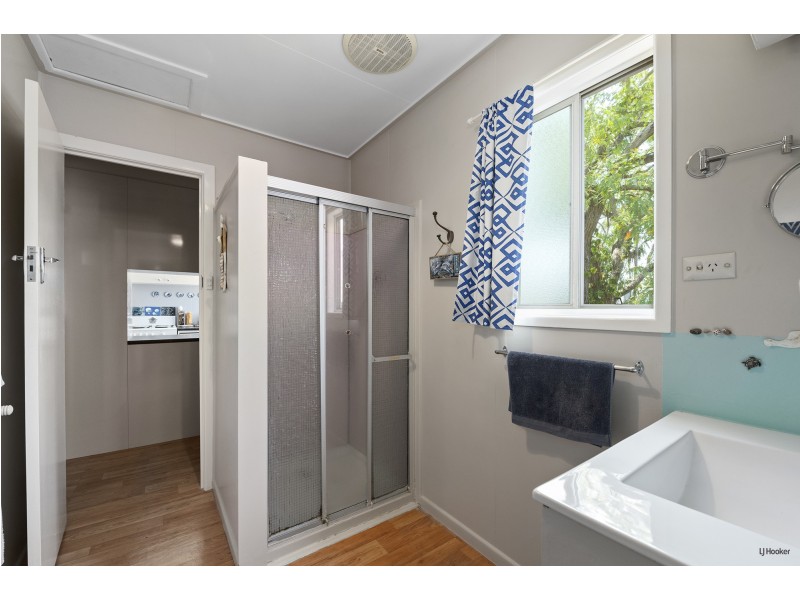 33 Sixth Avenue, Palm Beach QLD 4221