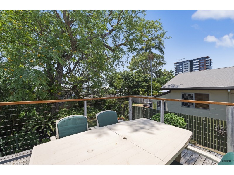 33 Sixth Avenue, Palm Beach QLD 4221