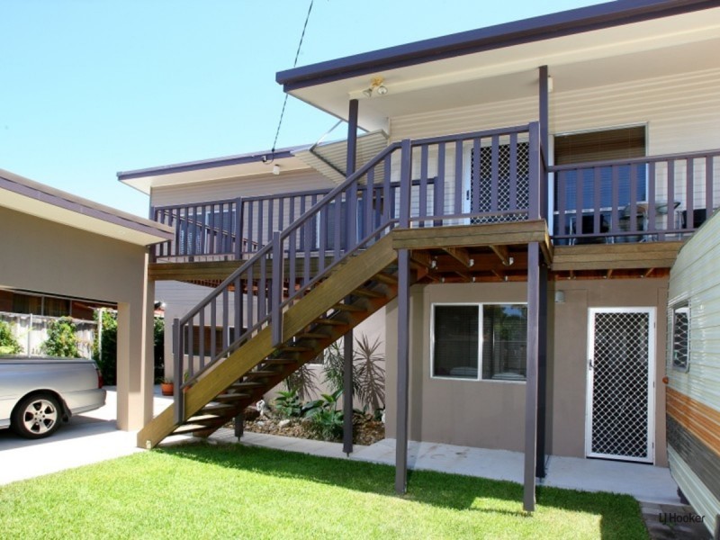35 Mallawa Drive, Palm Beach QLD 4221