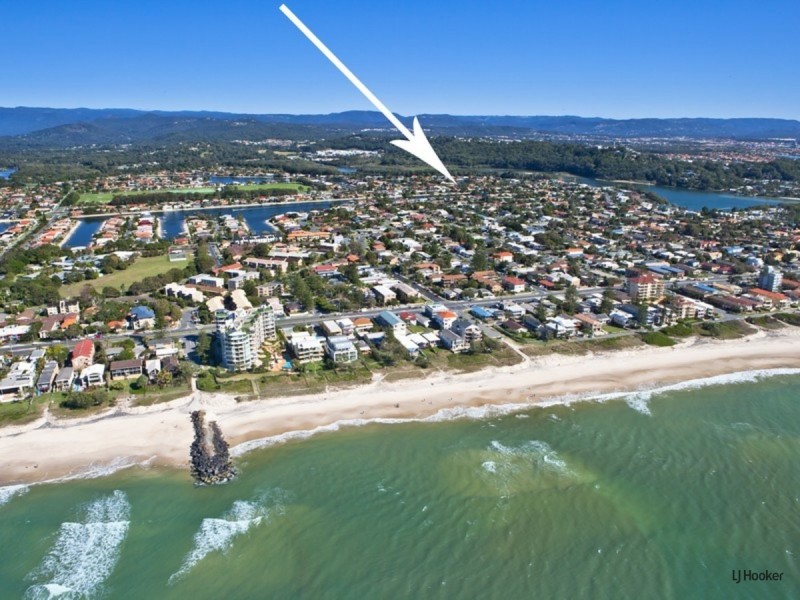 35 Mallawa Drive, Palm Beach QLD 4221