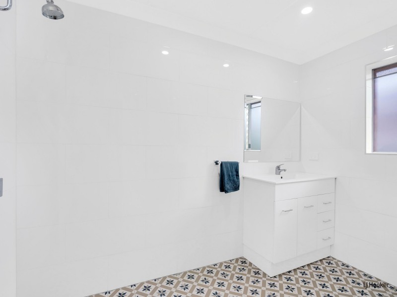52 Palm Beach Avenue, Palm Beach QLD 4221