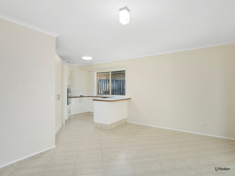 16 Daphne Court, Elanora QLD 4221