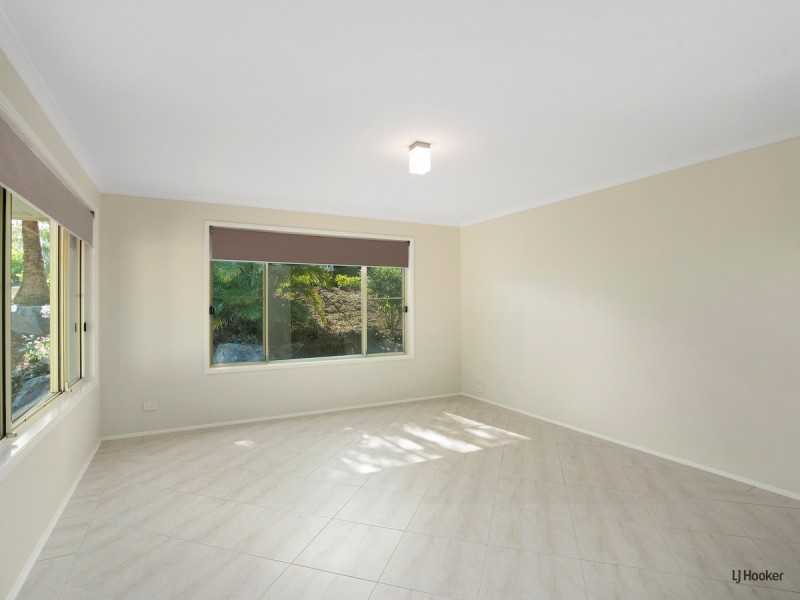 16 Daphne Court, Elanora QLD 4221