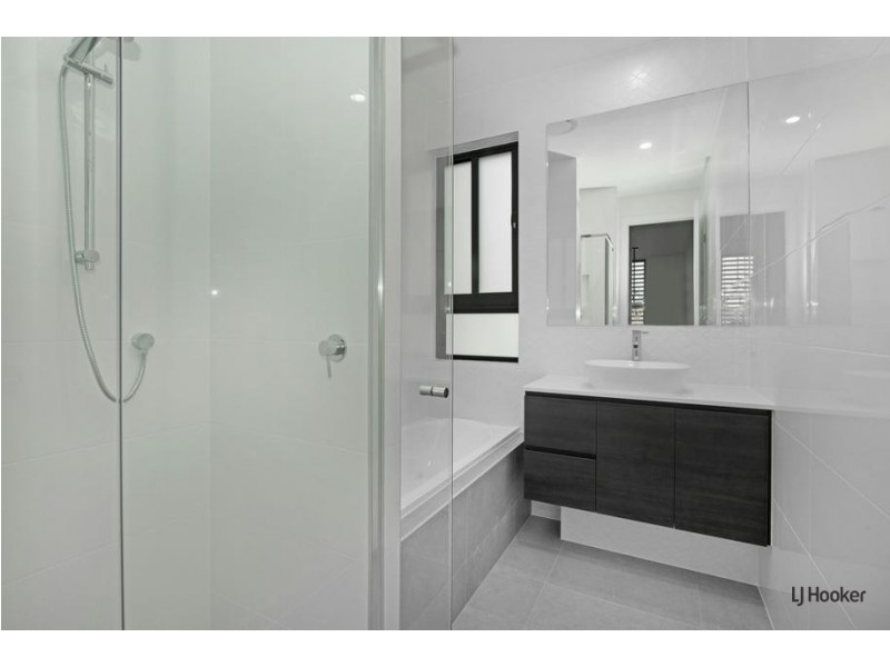 2/1034 Gold Coast Highway, Palm Beach QLD 4221