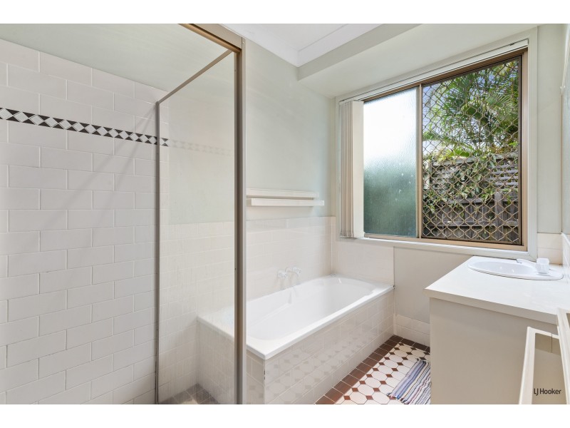 112 Bienvenue Drive, Currumbin Waters QLD 4223
